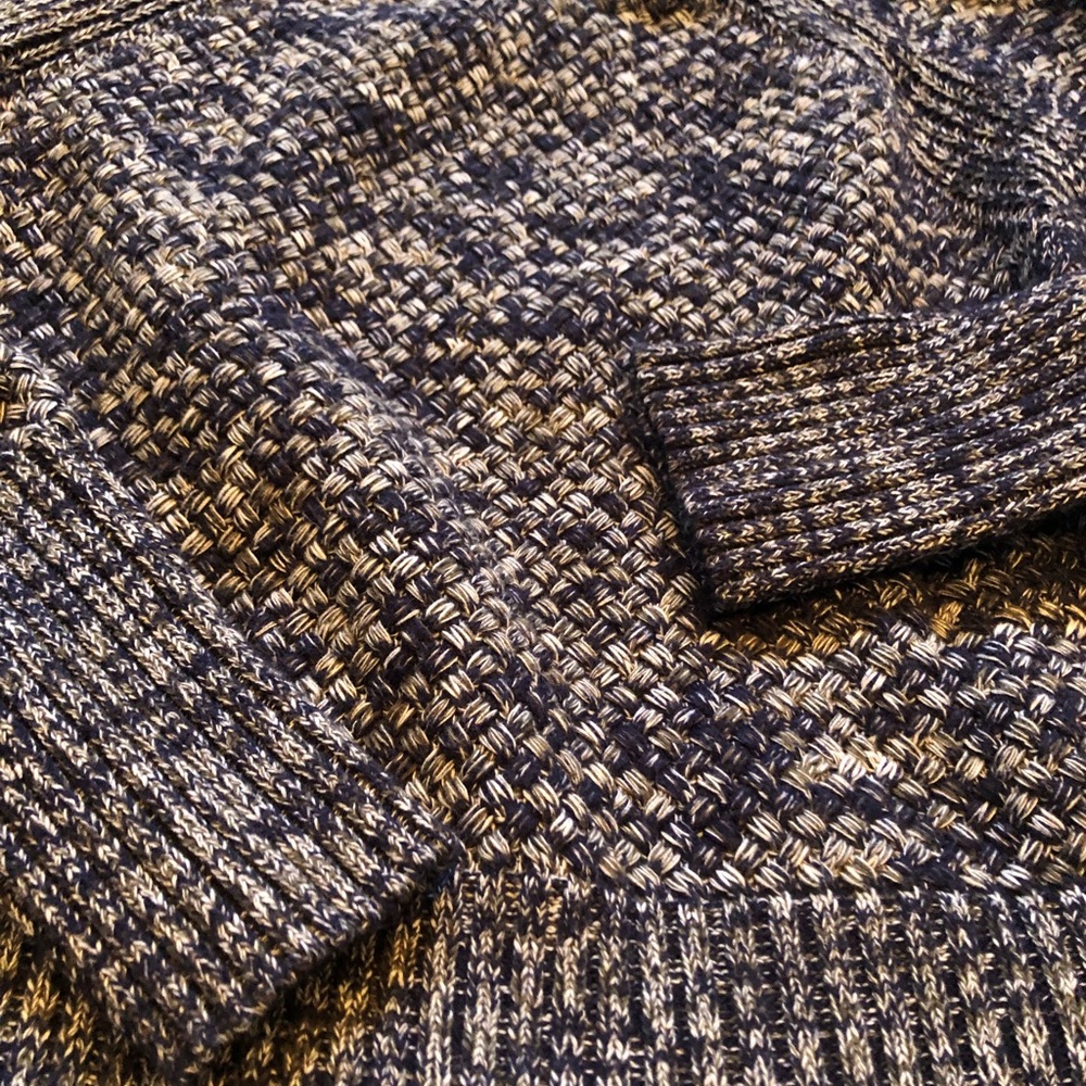 Universal Thread Sweater - Picture 3 of 7